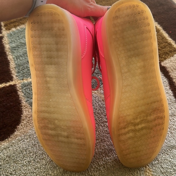 Hot pink light up hightops - Picture 6 of 9